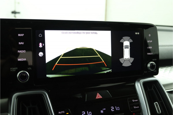 Kia Sorento 1.6 T-GDI Hybrid 2WD DynamicLine 7p. Automaat - Climate Control - LED Koplampen - Stoel/Stuurverwarming - Navigatie - Fabrieksgarantie Tot 2030