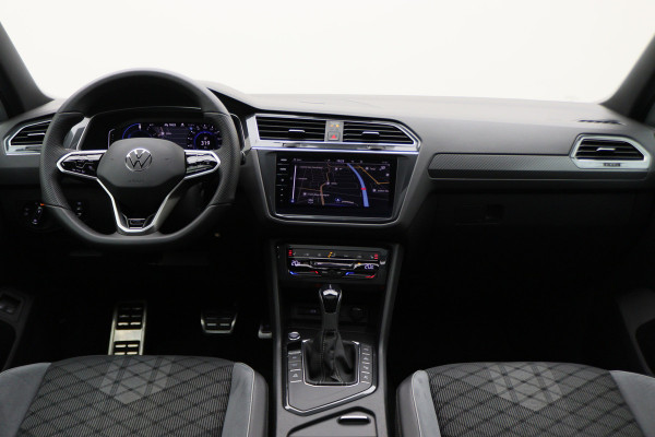 Volkswagen Tiguan 1.4 TSI eHybrid R-Line Business+ Panoramadak, 360° Camera, Head-Up, ACC, Keyless, Trekhaak, 20"