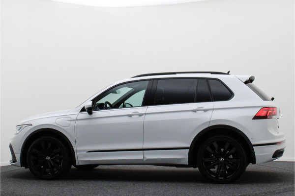 Volkswagen Tiguan 1.4 TSI eHybrid R-Line Business+ Panoramadak, 360° Camera, Head-Up, ACC, Keyless, Trekhaak, 20"