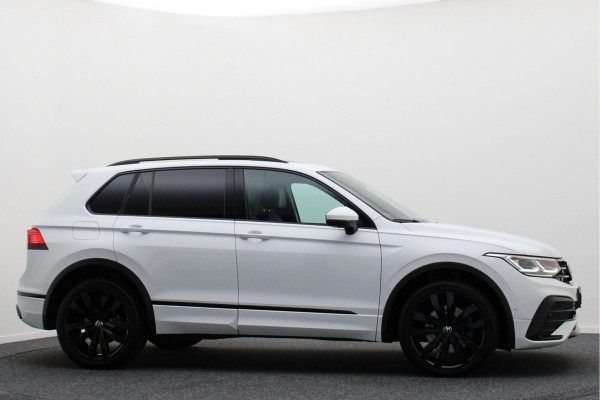Volkswagen Tiguan 1.4 TSI eHybrid R-Line Business+ Panoramadak, 360° Camera, Head-Up, ACC, Keyless, Trekhaak, 20"