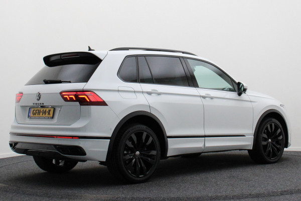 Volkswagen Tiguan 1.4 TSI eHybrid R-Line Business+ Panoramadak, 360° Camera, Head-Up, ACC, Keyless, Trekhaak, 20"