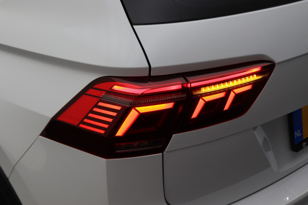 Volkswagen Tiguan 1.4 TSI eHybrid R-Line Business+ Panoramadak, 360° Camera, Head-Up, ACC, Keyless, Trekhaak, 20"