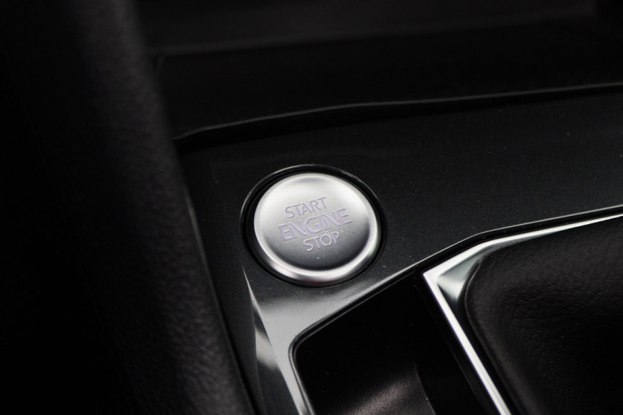 Volkswagen Tiguan 1.4 TSI eHybrid R-Line Business+ Panoramadak, 360° Camera, Head-Up, ACC, Keyless, Trekhaak, 20"