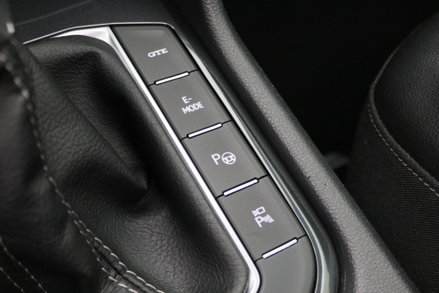 Volkswagen Tiguan 1.4 TSI eHybrid R-Line Business+ Panoramadak, 360° Camera, Head-Up, ACC, Keyless, Trekhaak, 20"