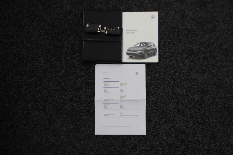Volkswagen Tiguan 1.4 TSI eHybrid R-Line Business+ Panoramadak, 360° Camera, Head-Up, ACC, Keyless, Trekhaak, 20"