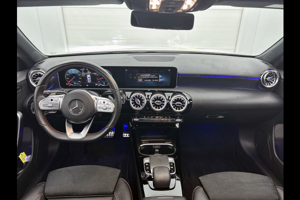 Mercedes-Benz A-Klasse 220 Premium Plus AMG-Line(Goed OnderH, Panorama, SfeerV, Elektrische Stoelen, StoelV, Camera, Navi, Etc)