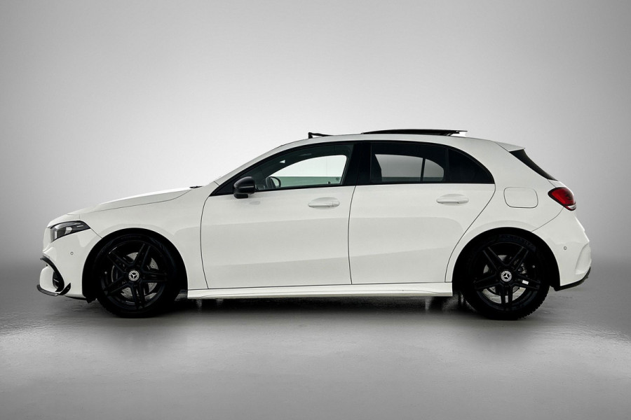 Mercedes-Benz A-Klasse 220 Premium Plus AMG-Line(Goed OnderH, Panorama, SfeerV, Elektrische Stoelen, StoelV, Camera, Navi, Etc)