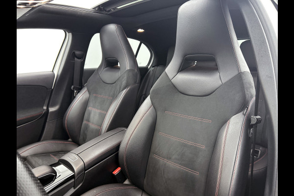 Mercedes-Benz A-Klasse 220 Premium Plus AMG-Line(Goed OnderH, Panorama, SfeerV, Elektrische Stoelen, StoelV, Camera, Navi, Etc)
