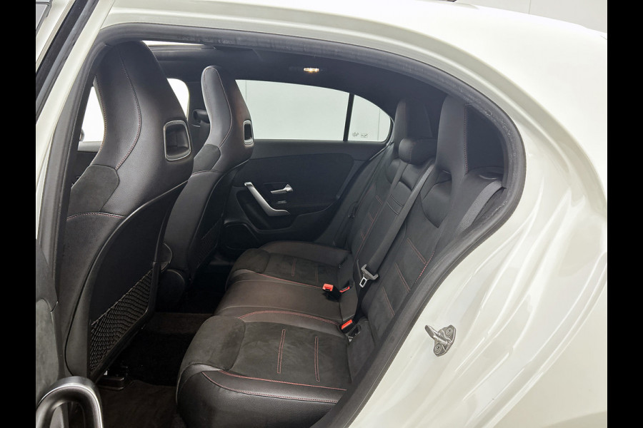 Mercedes-Benz A-Klasse 220 Premium Plus AMG-Line(Goed OnderH, Panorama, SfeerV, Elektrische Stoelen, StoelV, Camera, Navi, Etc)