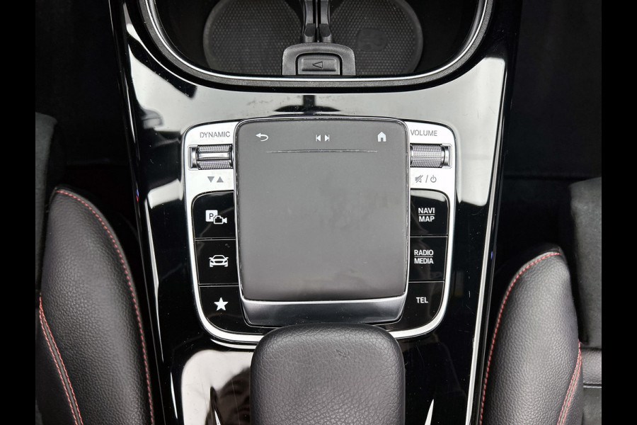 Mercedes-Benz A-Klasse 220 Premium Plus AMG-Line(Goed OnderH, Panorama, SfeerV, Elektrische Stoelen, StoelV, Camera, Navi, Etc)