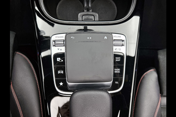 Mercedes-Benz A-Klasse 220 Premium Plus AMG-Line(Goed OnderH, Panorama, SfeerV, Elektrische Stoelen, StoelV, Camera, Navi, Etc)