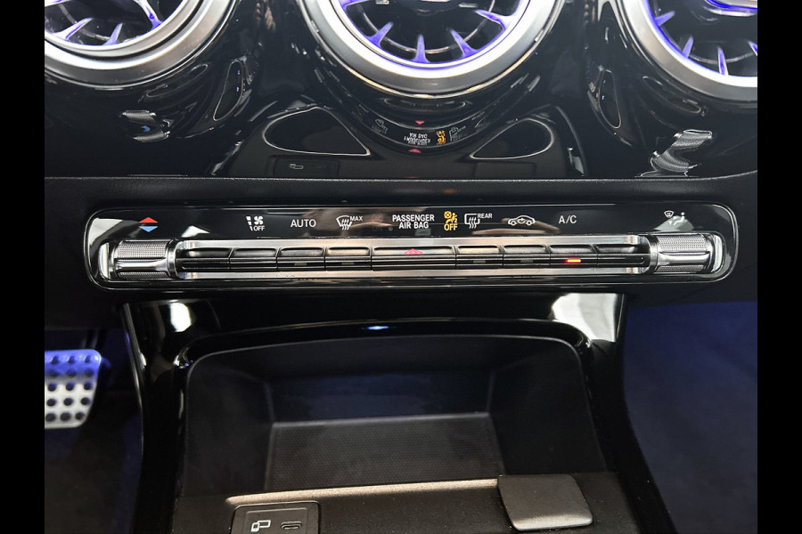 Mercedes-Benz A-Klasse 220 Premium Plus AMG-Line(Goed OnderH, Panorama, SfeerV, Elektrische Stoelen, StoelV, Camera, Navi, Etc)