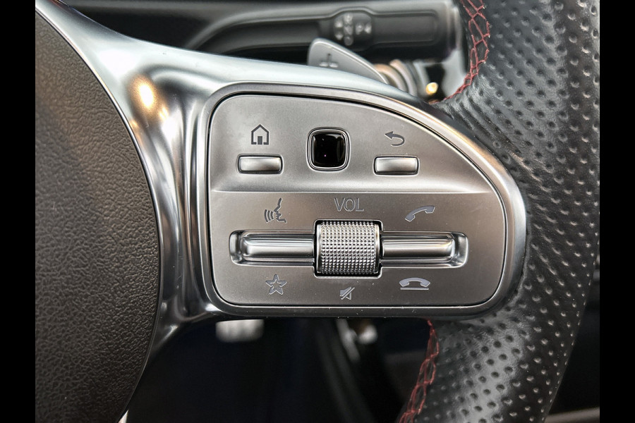 Mercedes-Benz A-Klasse 220 Premium Plus AMG-Line(Goed OnderH, Panorama, SfeerV, Elektrische Stoelen, StoelV, Camera, Navi, Etc)