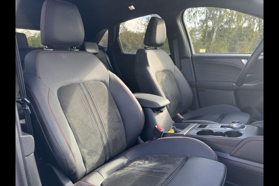 Ford Kuga 2.5 PHEV ST-Line X 243pk | SCI | Wegklapbare trekhaak | Panoramadak | Winter Pack | Head up Display | All season banden