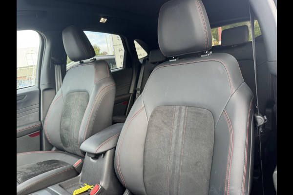 Ford Kuga 2.5 PHEV ST-Line X 243pk SCI | Wegklapbare trekhaak | Panoramadak | Winter Pack | Head up Display | All season banden