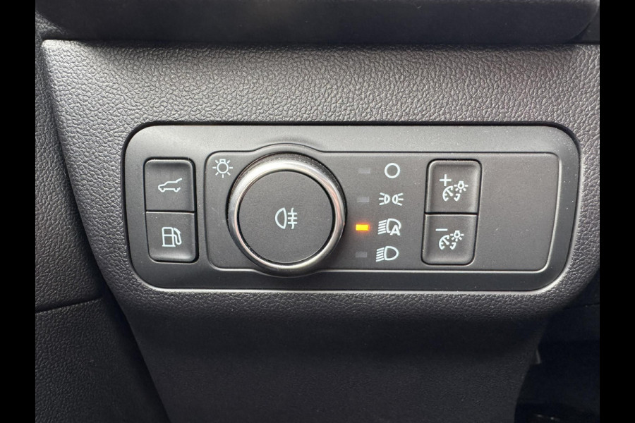 Ford Kuga 2.5 PHEV ST-Line X 243pk SCI | Wegklapbare trekhaak | Panoramadak | Winter Pack | Head up Display | All season banden