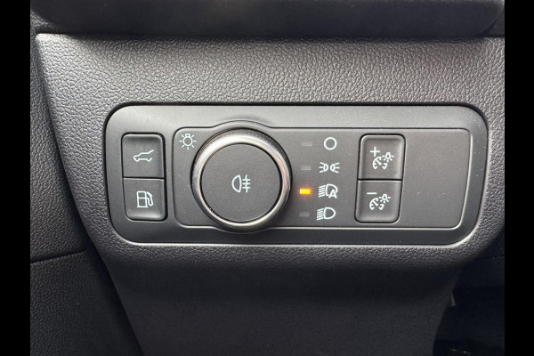 Ford Kuga 2.5 PHEV ST-Line X 243pk SCI | Wegklapbare trekhaak | Panoramadak | Winter Pack | Head up Display | All season banden