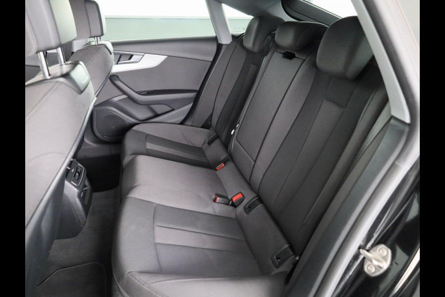 Audi A5 Sportback 40 TFSI Advanced Edition 204pk | Sportstoelen | Matrix LED koplampen | 18 inch lichtmetalen velgen | Voorstoelen met massage functie