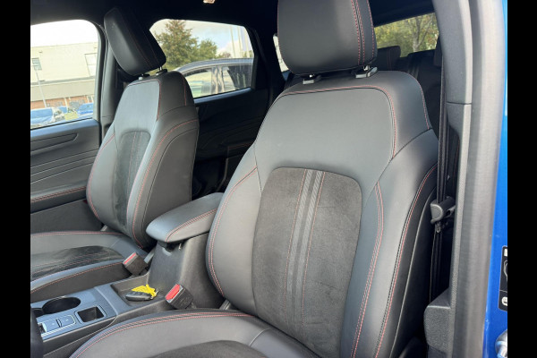 Ford Kuga 2.5 PHEV ST-Line X 243pk |SCI| Wegklapbare trekhaak | Panoramadak | Winter Pack | Head up Display | All season banden