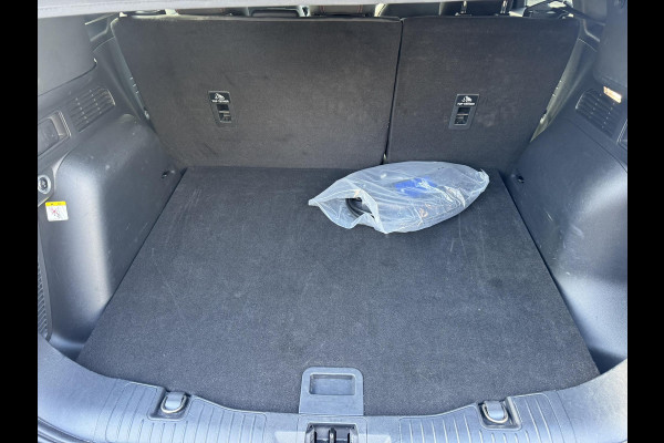 Ford Kuga 2.5 PHEV ST-Line X 243pk |SCI| Wegklapbare trekhaak | Panoramadak | Winter Pack | Head up Display | All season banden