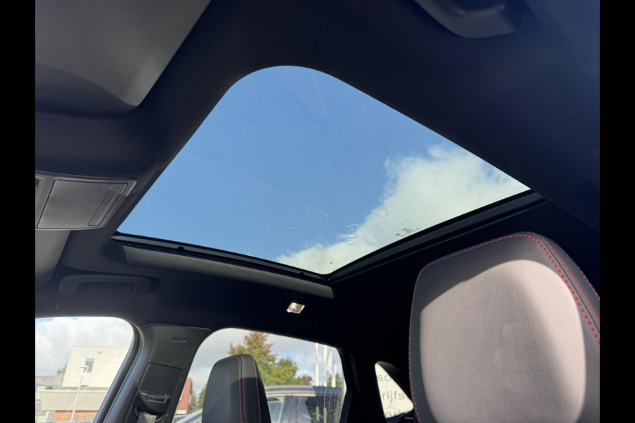 Ford Kuga 2.5 PHEV ST-Line X 243pk |SCI| Wegklapbare trekhaak | Panoramadak | Winter Pack | Head up Display | All season banden