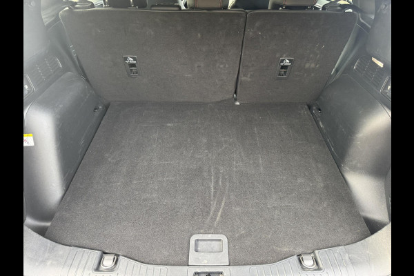 Ford Kuga 2.5 PHEV ST-Line X 243pk | Wegklapbare trekhaak | Panoramadak | Winter Pack | Head up Display | All season banden