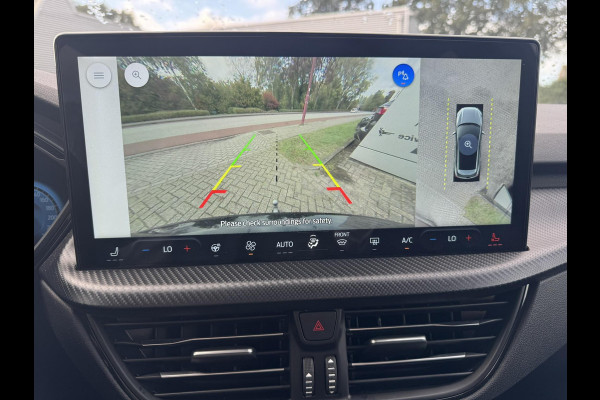 Ford Kuga 2.5 PHEV ST-Line X 243pk | Wegklapbare trekhaak | Panoramadak | Winter Pack | Head up Display | All season banden