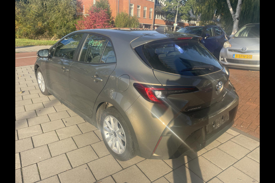 Toyota Corolla Hybrid 140 Business | Stuur-/& Stoelverwarming | Apple Carplay & AndriodAUTO | Navigatie