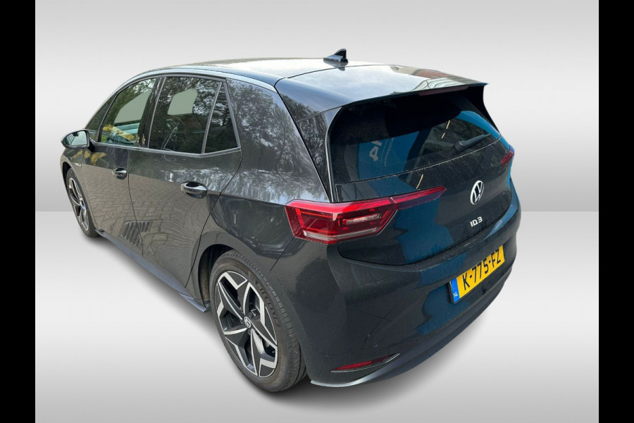 Volkswagen ID.3 First Plus 58 kWh / SOH 92,5% / Camera / Keyless / Matrix LED / Interieurvoorverwarming / 19'' / DAB / 19'' / Navigatie / ACC