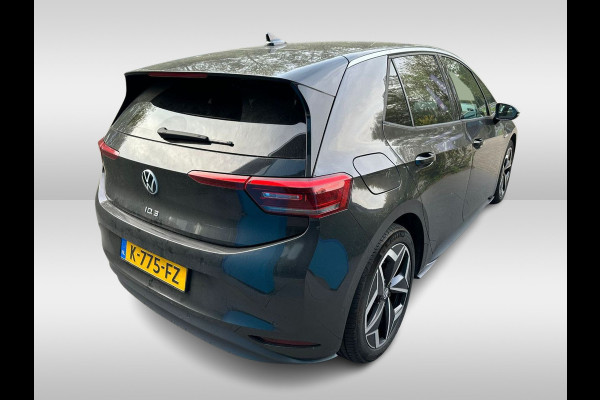 Volkswagen ID.3 First Plus 58 kWh / SOH 92,5% / Camera / Keyless / Matrix LED / Interieurvoorverwarming / 19'' / DAB / 19'' / Navigatie / ACC