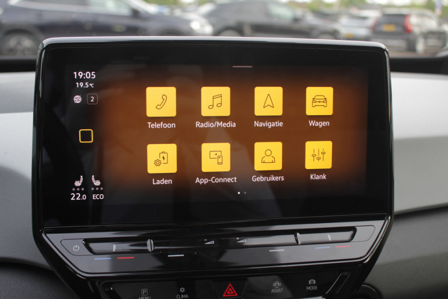Volkswagen ID.3 First Plus 58 kWh / SOH 92,5% / Camera / Keyless / Matrix LED / Interieurvoorverwarming / 19'' / DAB / 19'' / Navigatie / ACC