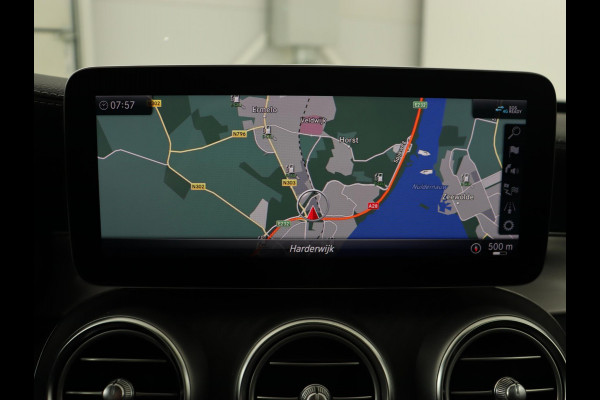 Mercedes-Benz C-Klasse 300e AMG Limited | Panoramadak | 360 Camera | Stoelverwarming | Carplay | Matrix LED | Leder/Alcantara | Navigatie | Park Assist | Sfeerverlichting | PHEV | Plug In Mercedes-Benz C-Klasse 300e AMG Limited | Panoramadak | 360 Camera | Stoelverwarming | Carplay | Matrix LED | Leder/Alcantara | Navigatie | Park Assist | Sfeerverlichting | PHEV | Plug In