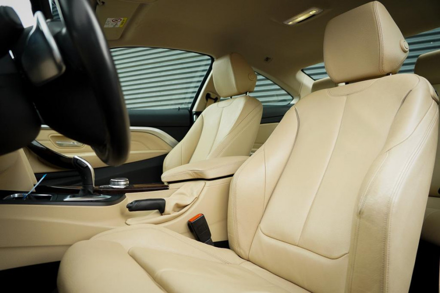 BMW 4 Serie Coupé 430i High Executive / Leder / Navi Prof