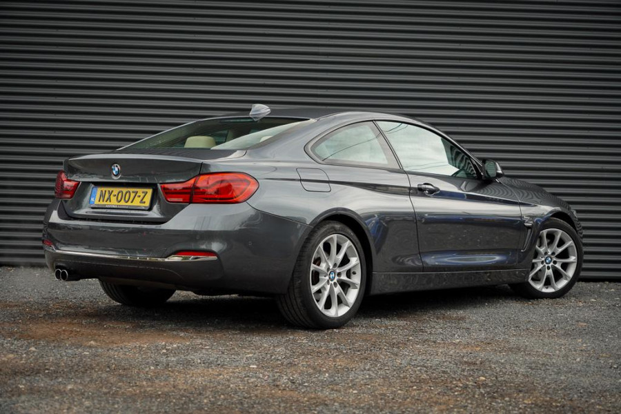BMW 4 Serie Coupé 430i High Executive / Leder / Navi Prof