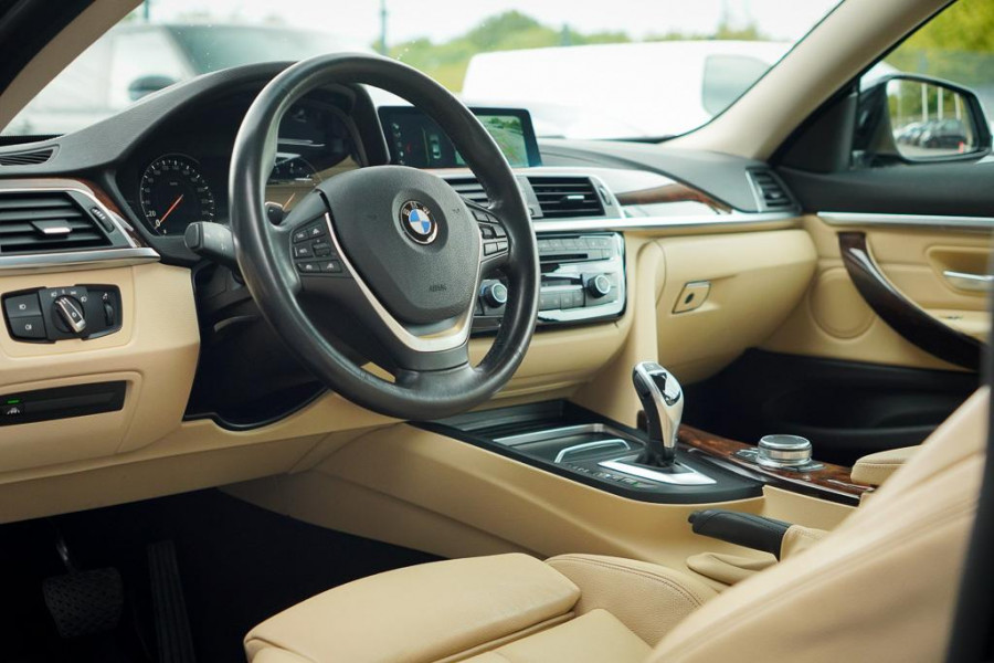 BMW 4 Serie Coupé 430i High Executive / Leder / Navi Prof