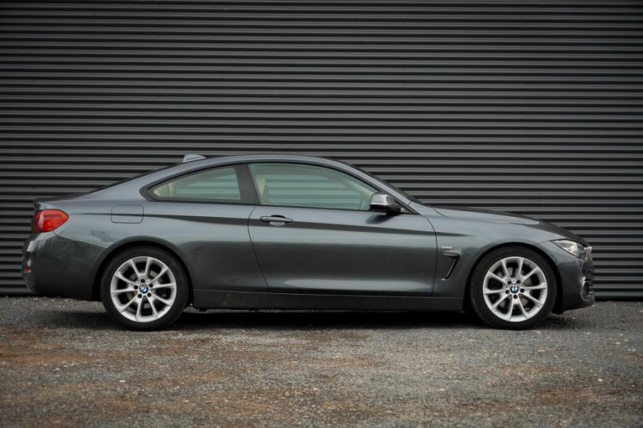 BMW 4 Serie Coupé 430i High Executive / Leder / Navi Prof