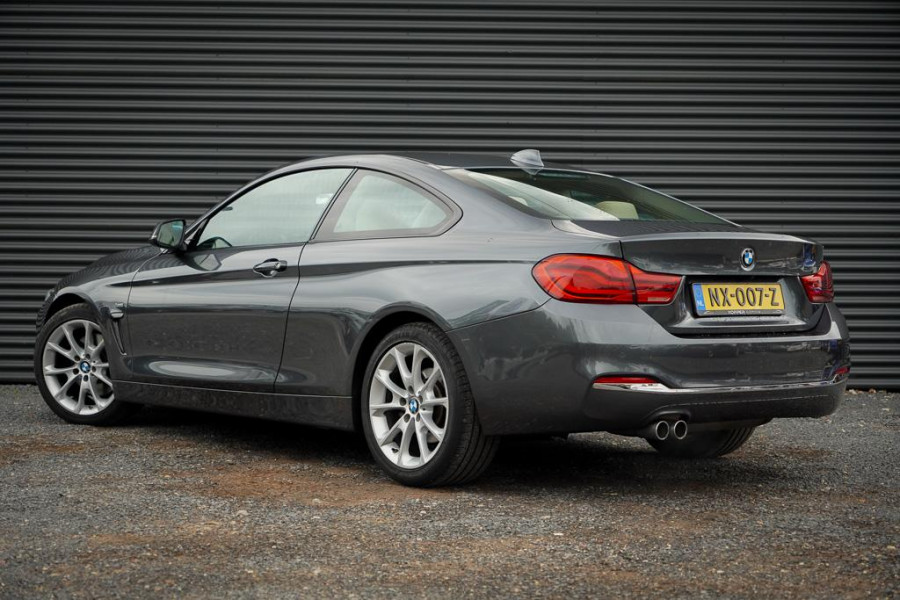 BMW 4 Serie Coupé 430i High Executive / Leder / Navi Prof