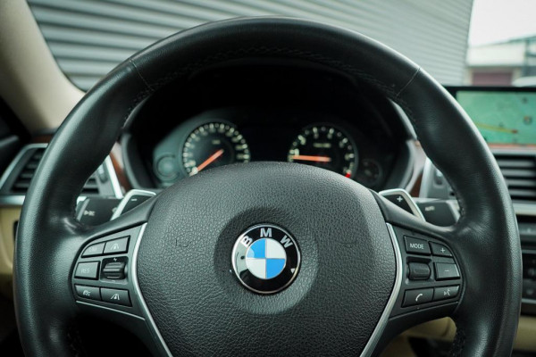 BMW 4 Serie Coupé 430i High Executive / Leder / Navi Prof