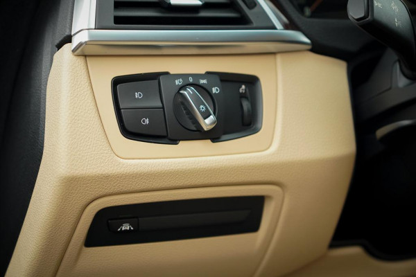 BMW 4 Serie Coupé 430i High Executive / Leder / Navi Prof