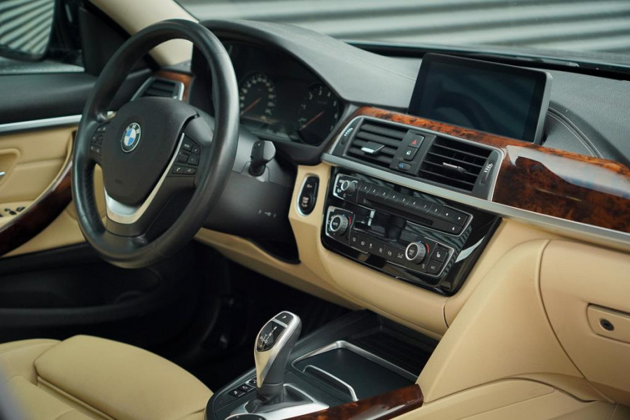BMW 4 Serie Coupé 430i High Executive / Leder / Navi Prof