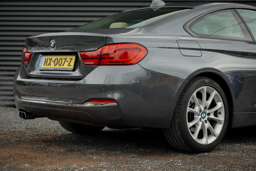 BMW 4 Serie Coupé 430i High Executive / Leder / Navi Prof