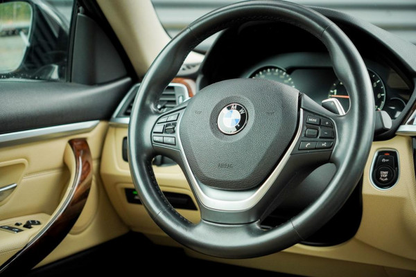 BMW 4 Serie Coupé 430i High Executive / Leder / Navi Prof