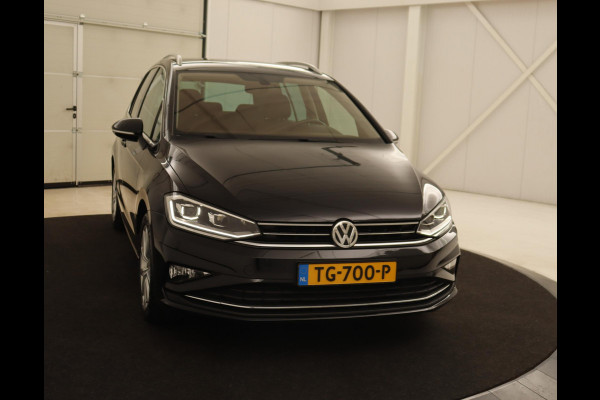 Volkswagen Golf Sportsvan 1.5 TSI Highline Edition | Stoelverwarming | Trekhaak | Massage | Camera | Carplay | Full LED | Adaptive cruise | Navigatie | Climate control