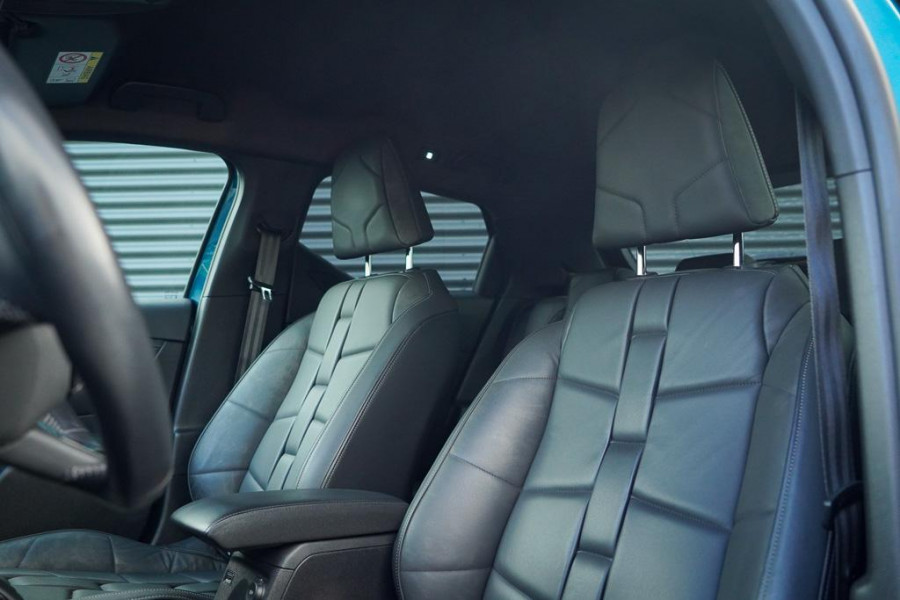 DS DS 3 Crossback 1.2 PureTech Grand Chic / Opera / Aut / Adaptive Cruise / Carplay / Leder DS DS 3 Crossback 1.2 PureTech Grand Chic / Opera / Aut / Adaptive Cruise / Carplay / Leder