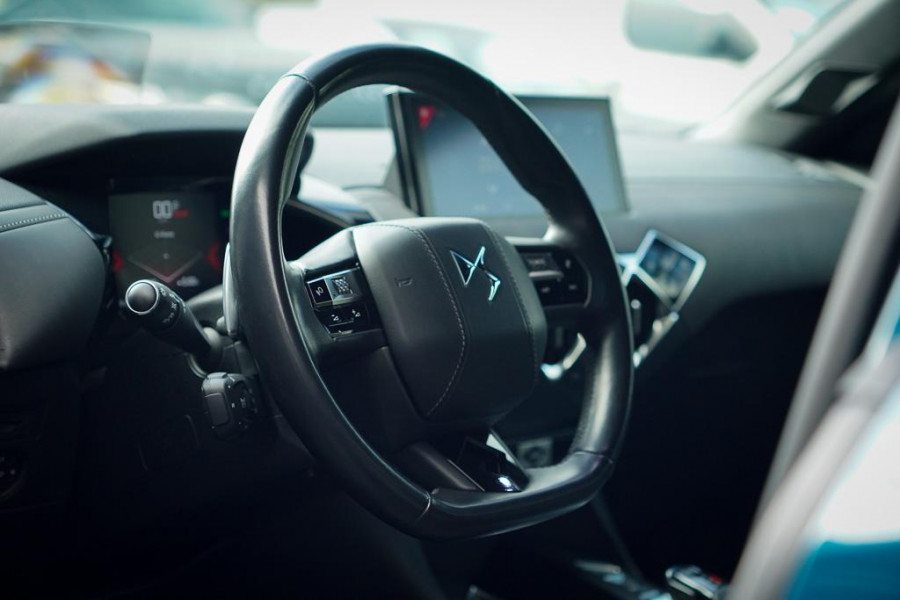 DS DS 3 Crossback 1.2 PureTech Grand Chic / Opera / Aut / Adaptive Cruise / Carplay / Leder DS DS 3 Crossback 1.2 PureTech Grand Chic / Opera / Aut / Adaptive Cruise / Carplay / Leder
