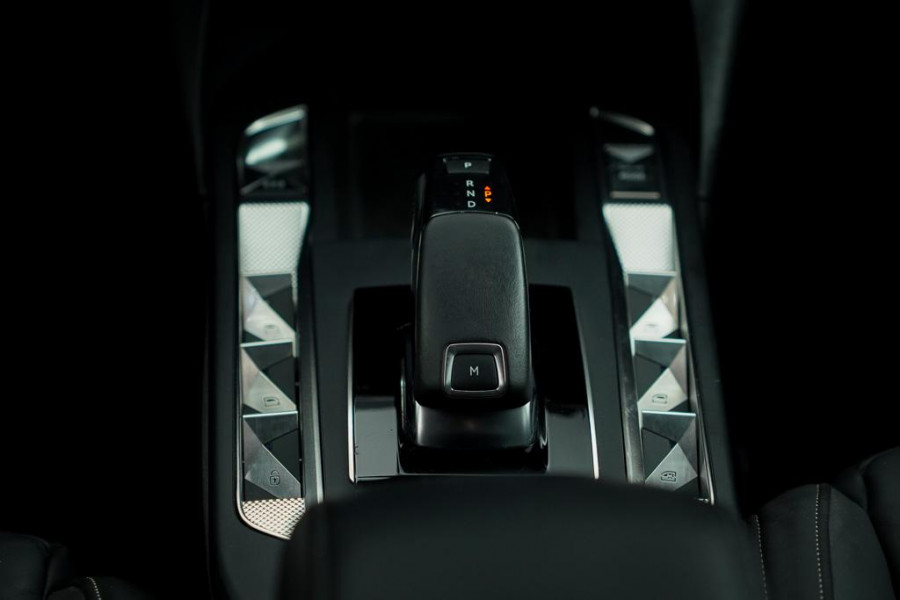 DS DS 3 Crossback 1.2 PureTech Grand Chic / Opera / Aut / Adaptive Cruise / Carplay / Leder DS DS 3 Crossback 1.2 PureTech Grand Chic / Opera / Aut / Adaptive Cruise / Carplay / Leder