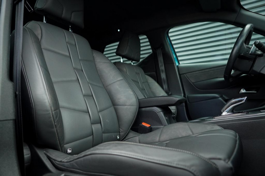 DS DS 3 Crossback 1.2 PureTech Grand Chic / Opera / Aut / Adaptive Cruise / Carplay / Leder DS DS 3 Crossback 1.2 PureTech Grand Chic / Opera / Aut / Adaptive Cruise / Carplay / Leder