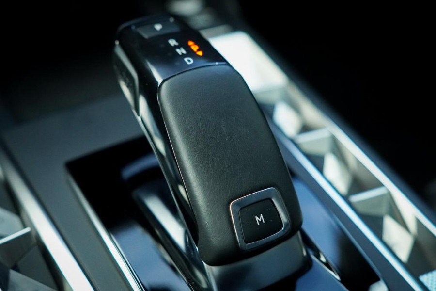 DS DS 3 Crossback 1.2 PureTech Grand Chic / Opera / Aut / Adaptive Cruise / Carplay / Leder DS DS 3 Crossback 1.2 PureTech Grand Chic / Opera / Aut / Adaptive Cruise / Carplay / Leder
