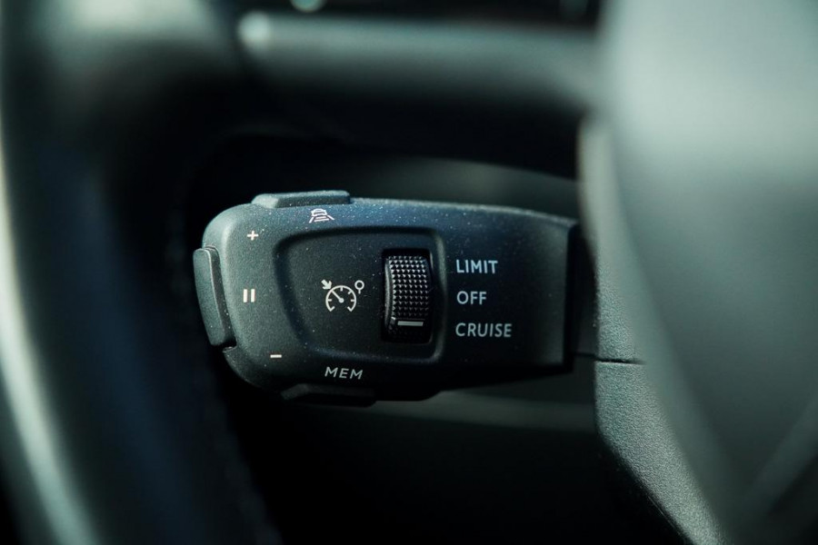 DS DS 3 Crossback 1.2 PureTech Grand Chic / Opera / Aut / Adaptive Cruise / Carplay / Leder DS DS 3 Crossback 1.2 PureTech Grand Chic / Opera / Aut / Adaptive Cruise / Carplay / Leder