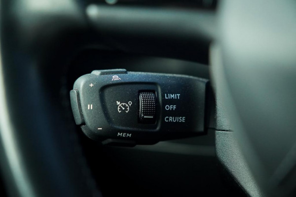 DS DS 3 Crossback 1.2 PureTech Grand Chic / Opera / Aut / Adaptive Cruise / Carplay / Leder DS DS 3 Crossback 1.2 PureTech Grand Chic / Opera / Aut / Adaptive Cruise / Carplay / Leder
